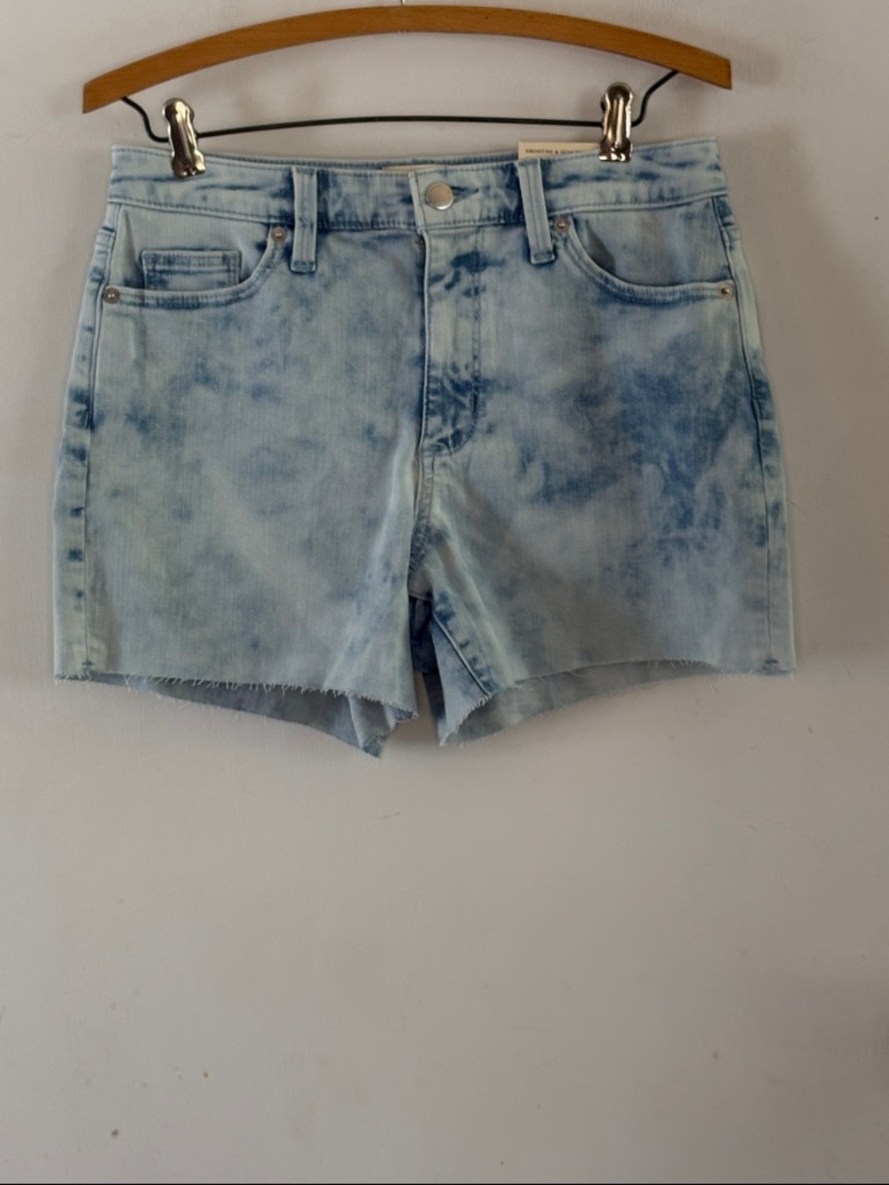 Universal Thread acid wash light wash denim jean short cutoffs Size 6/28